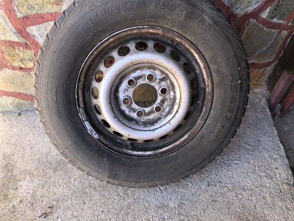 Гуми за бус с. Първенец • OLX.bg