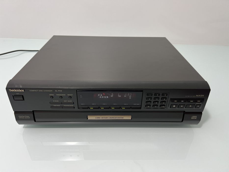 CD Player Technics SL PD-9 cu 5 CD-uri