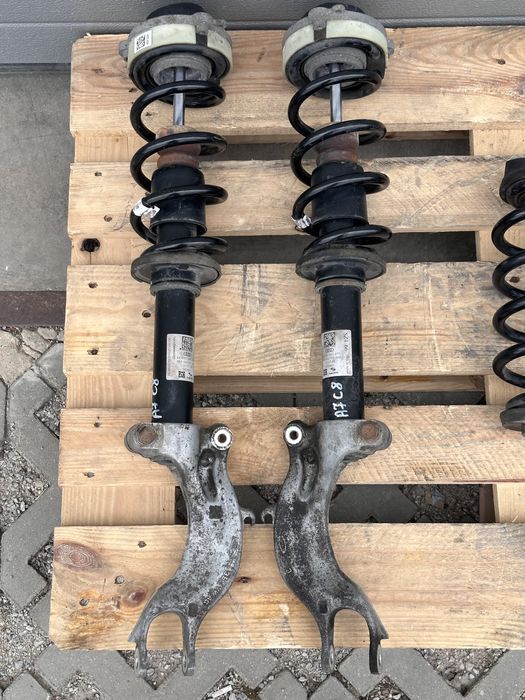 Амортисьори с пружини AUDI A7 C8 комплект 4K0413031AG 4K0513035AD