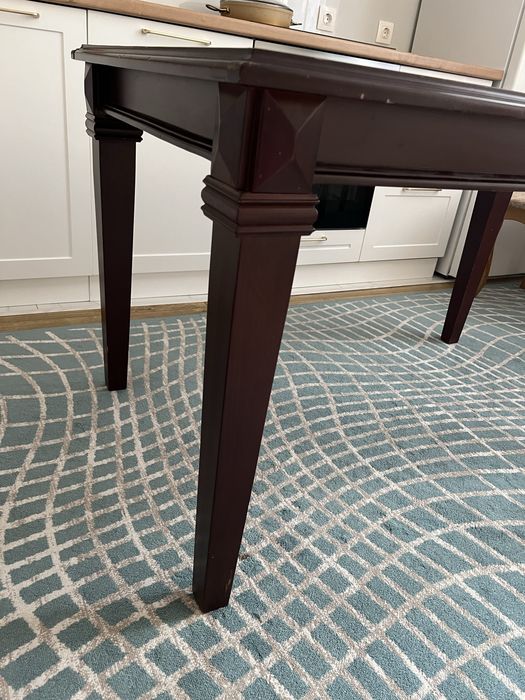 Стол из натурального дерева