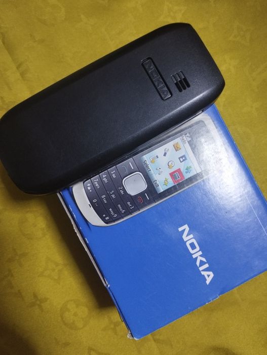 Assalom alekum Telefon Sotiladi Original Nokia 1800