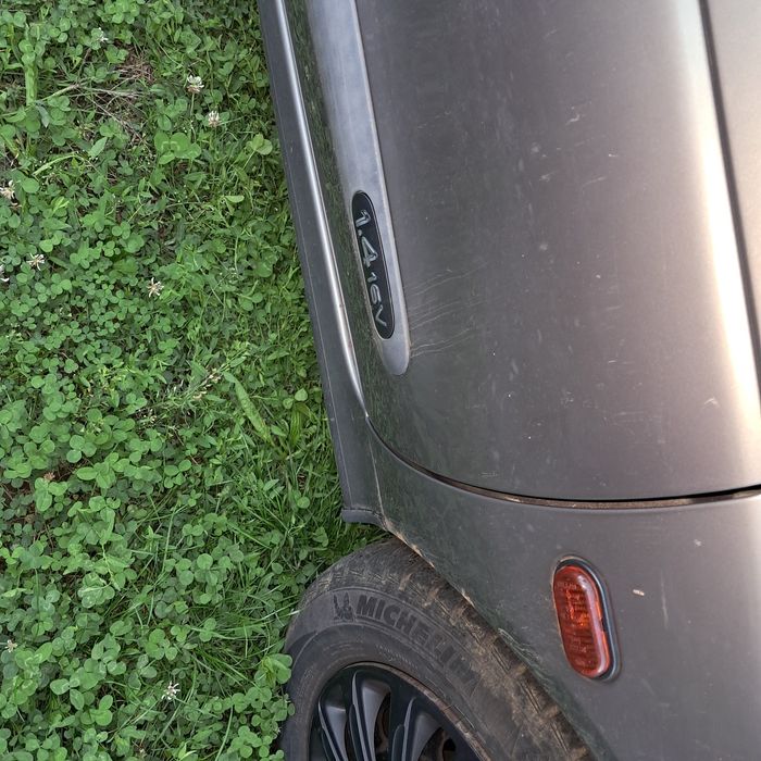 Vând mașină radiata / Dezmembrez  renault megane