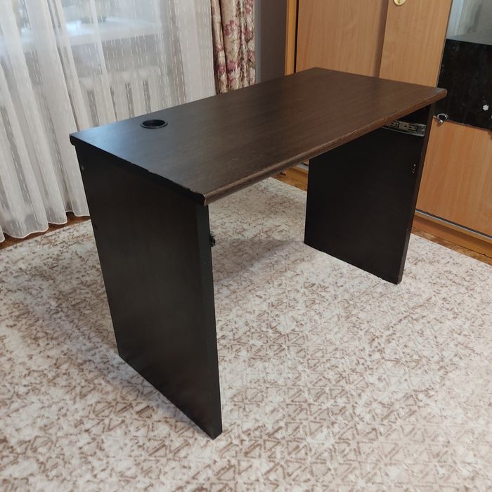 Парта или офисный стол