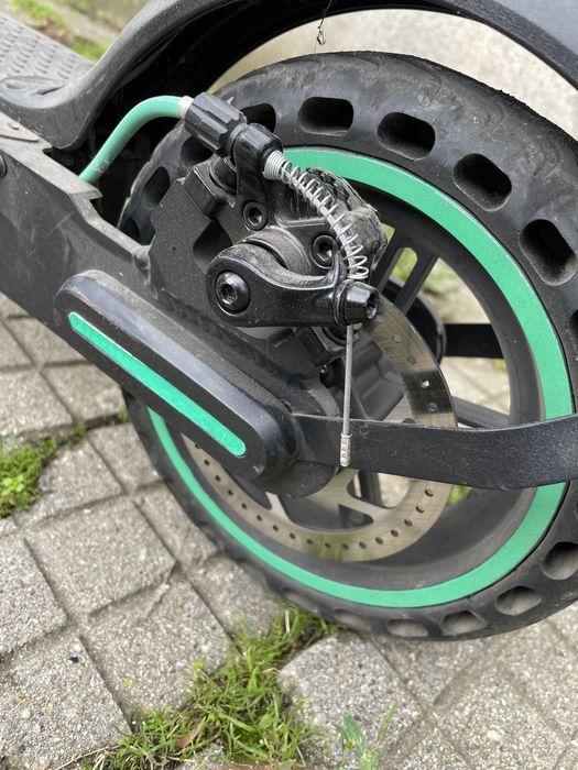 Ел Тротинетки чисто нови