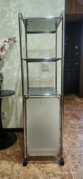 Продам этажерку на колесиках