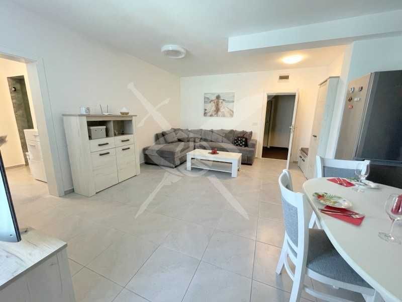 Продава се Тристаен апартамент в к.к. Слънчев бряг - 90 кв.м за 1445 €/кв.м - Снимка #2