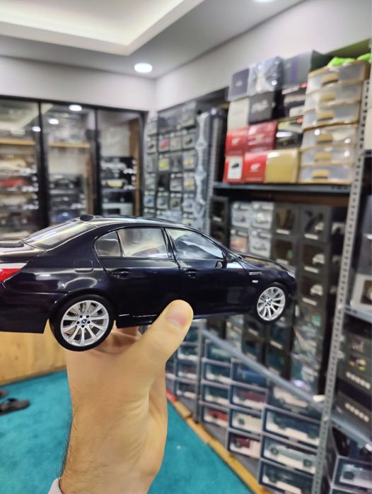Kyosho BMW M5 E60 1:18