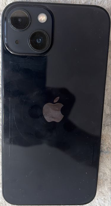 Продам Iphone 13
