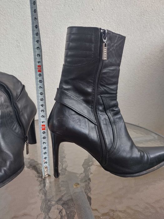 Боти от естествена кожа VERSIS на символична цена