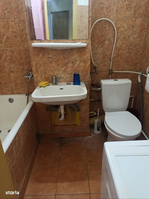 garsonieră Eremia , Decomandată / Centrală , locație EXCELENTĂ!