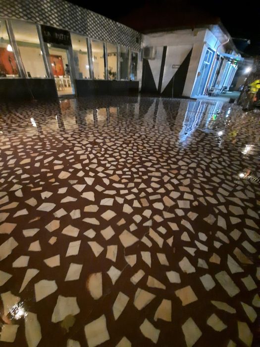 Slefuit si lustruit marmura mozaic travertin si mozaic