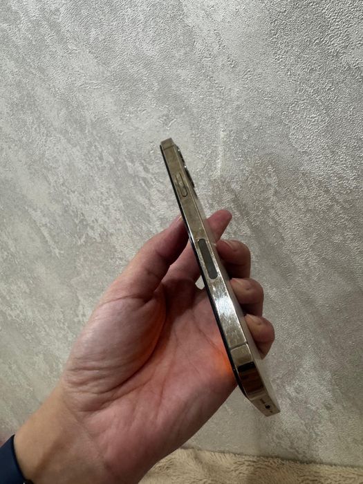 Продам айфон 12 про