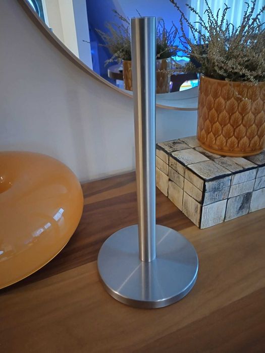 Метална поставка за кухненска или тоалетна хартия