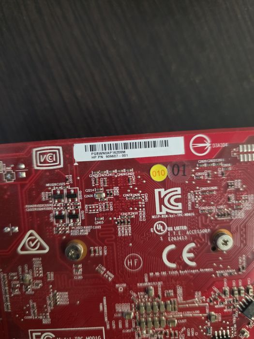 Placa video AMD GPU: Radeon R7 430 (OEM)
Memorie: de obicei 2GB DDR3