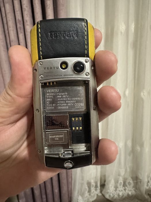 Vertu Ascent Ti Ferrari Special Edition