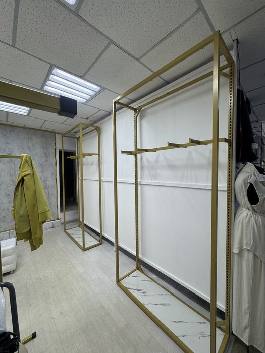 Стойка торговое оборудование для бутика