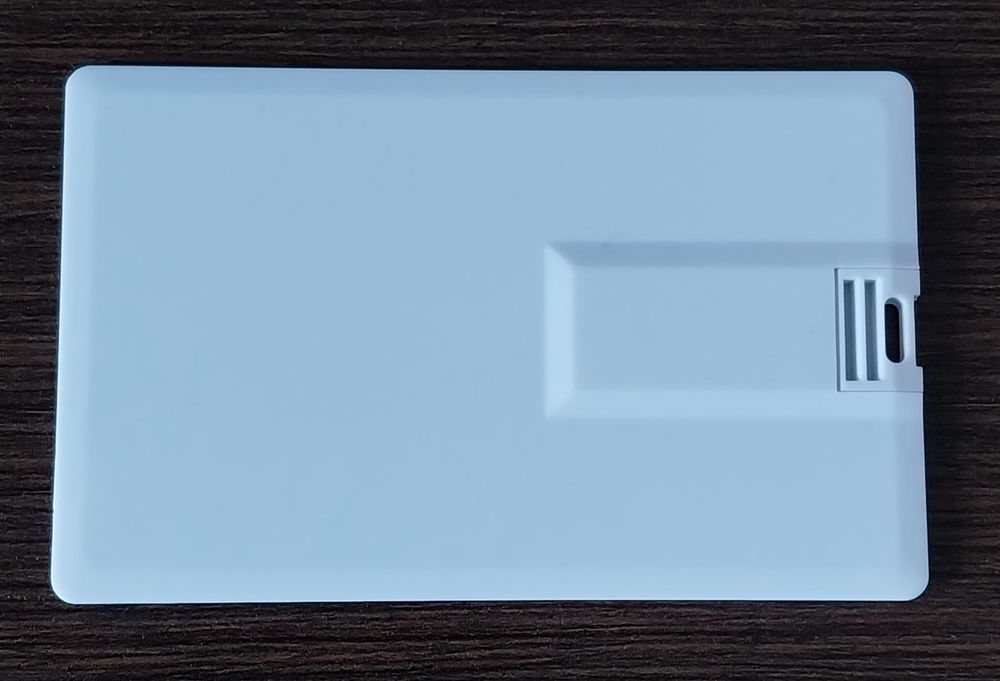 Флаш Памет c обем 16 GB