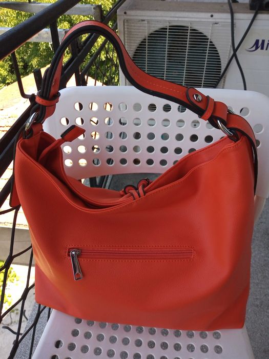 Страхотна дамска чанта и портмоне в оранжев цвят