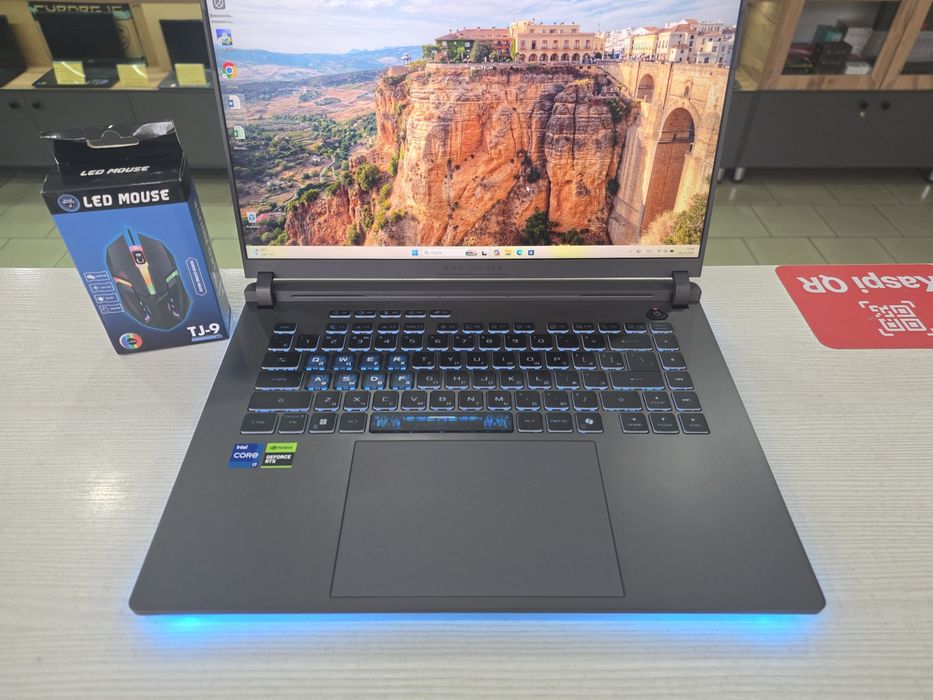 Asus ROG Strix G16 (Core i7-14650HX, 240 Hz)