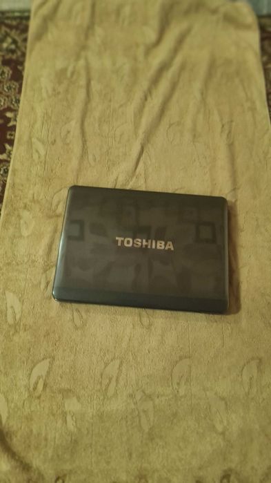 Ноутбук Тошиба сотилади срочно