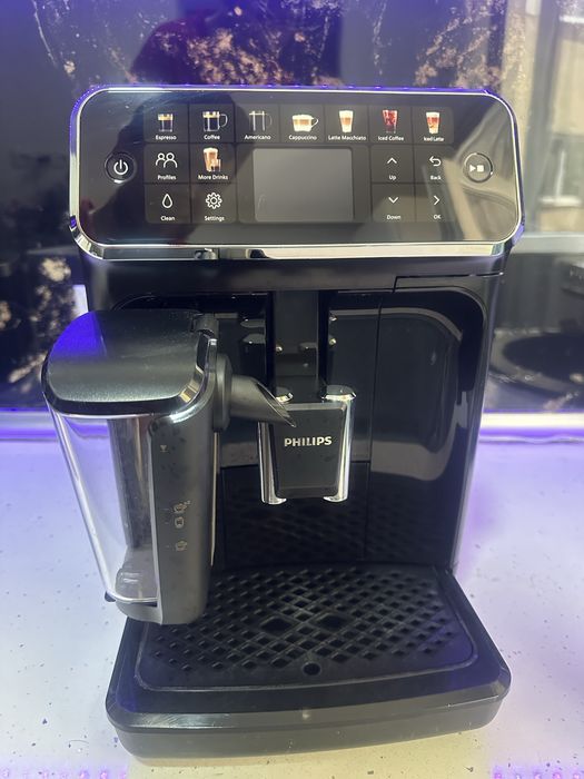 Espressor automat Philips LatteGo seria 5500