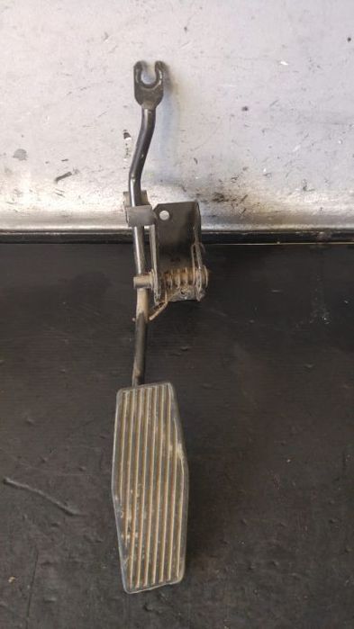 Pedala acceleratie 1.6 b x16xel opel vectra b