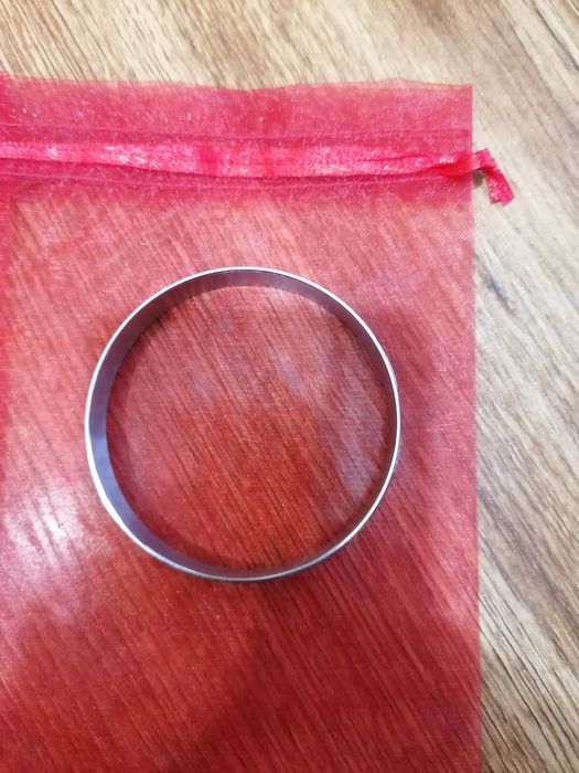 Нова Гривна от медицинска стомана