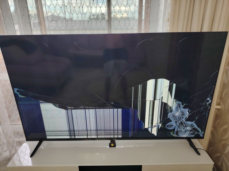 Продам телевизор на запчасти