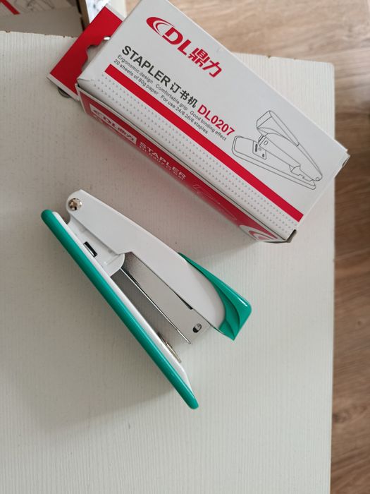 Степлер канцелярский для бумаги