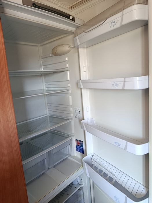 Продам холодильник Индезит