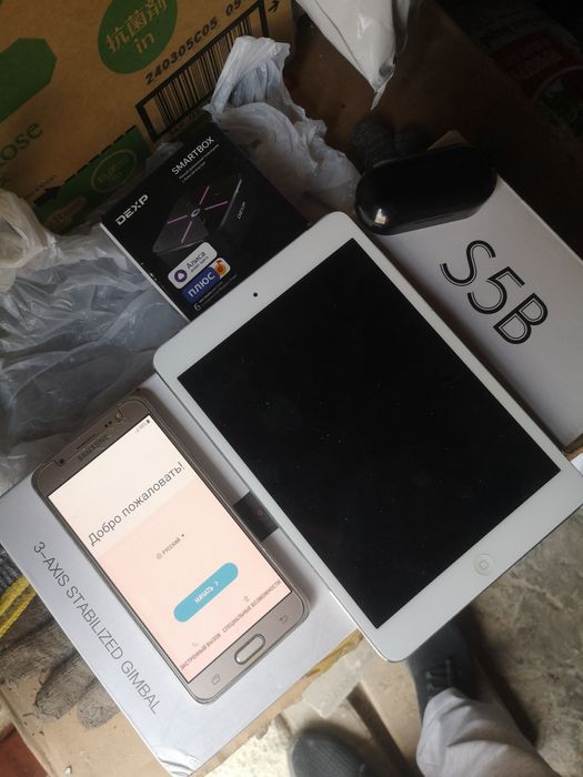 Планшет и телефон идр.