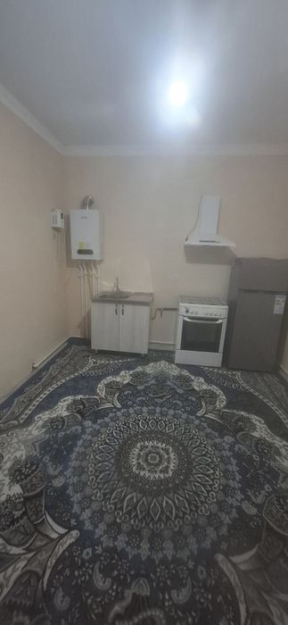 Зангиотадв 1 хонали уй ижарага берилади 250 у.е.