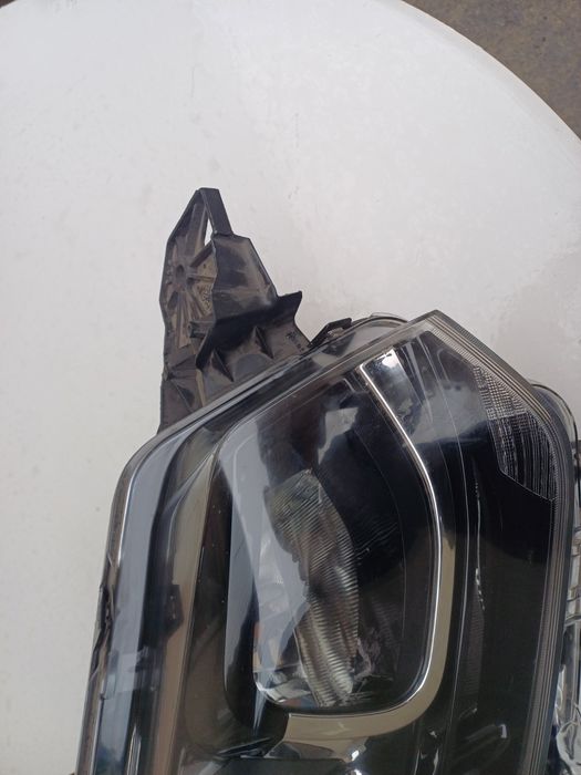 Десен фар за Toyota Proace City Verso