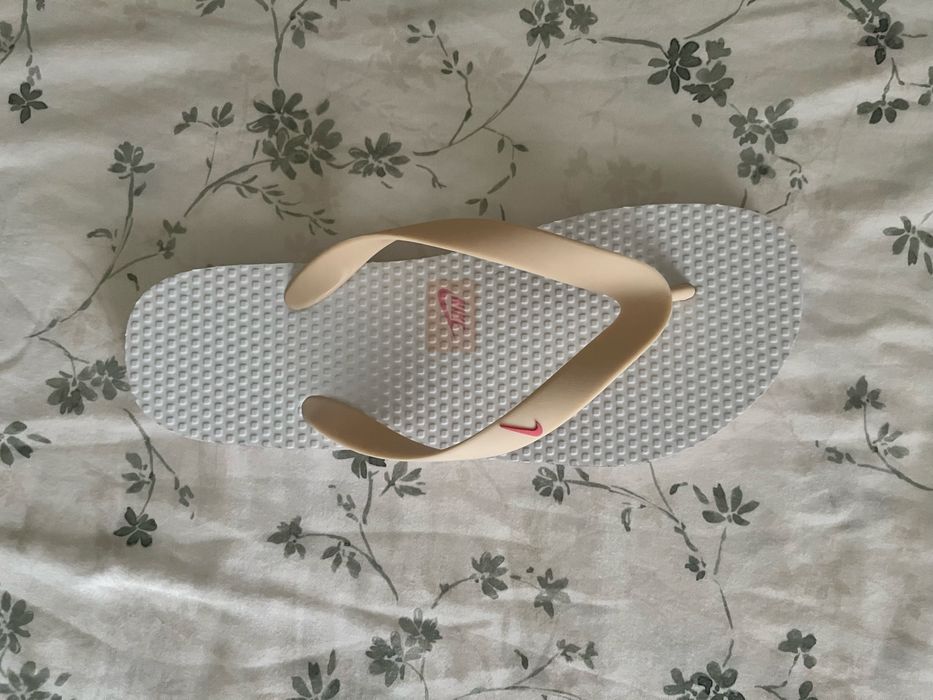 бели джапанки Nike