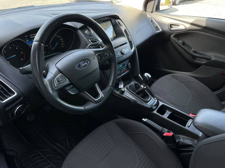 FORD Focus 2018 — imagine 5