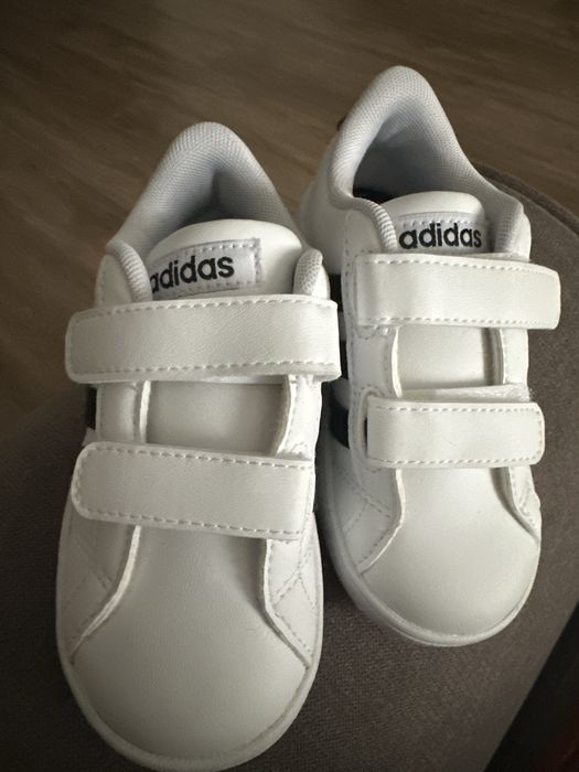 Детские кроссовки адик 24 размер