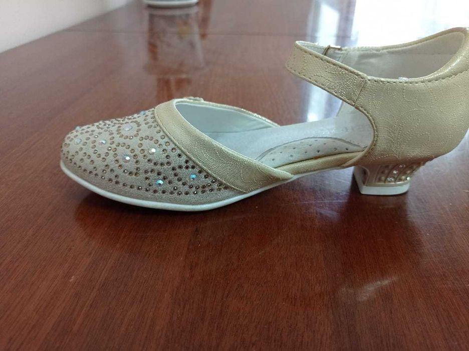 Туфли для девочки