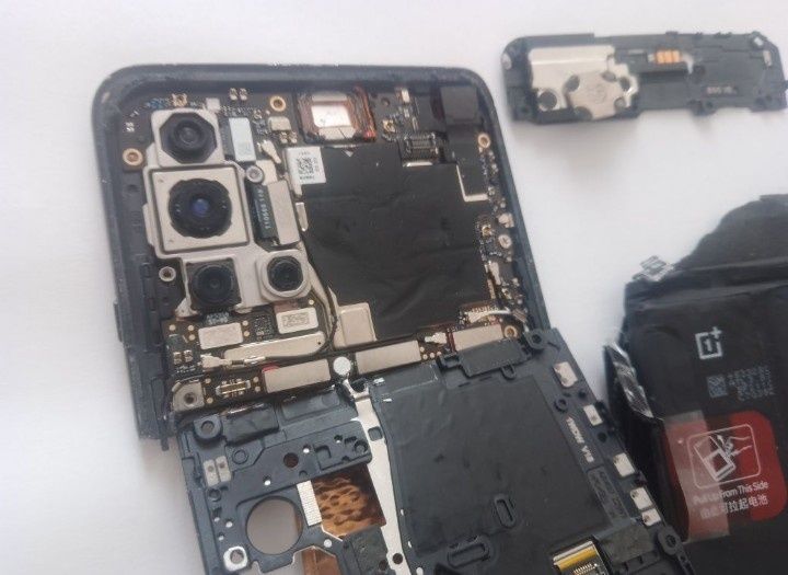 Продаю телефон OnePlus 8T на запчасти