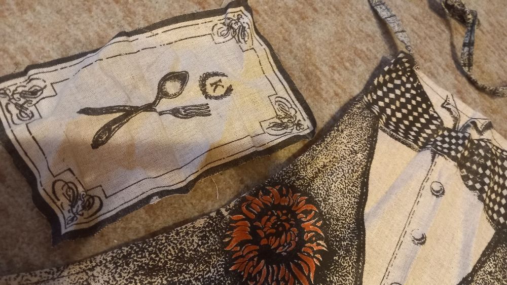 Нови :шал,готварски престилки и нови колани