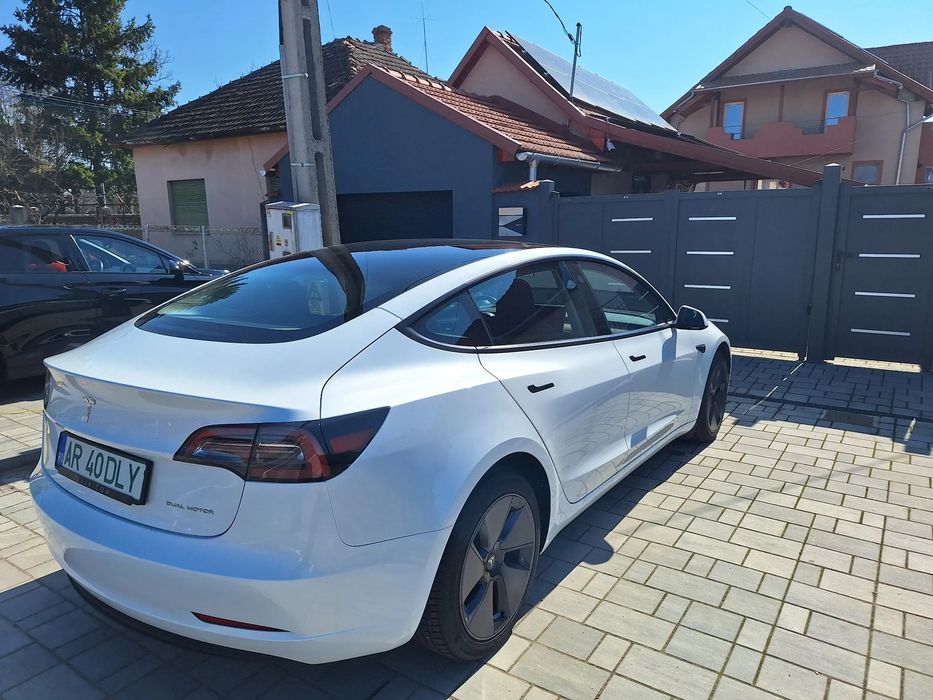 Tesla Model 3 Vand Tesla Model 3 Long range AWD, unic proprietar luata din Romania
