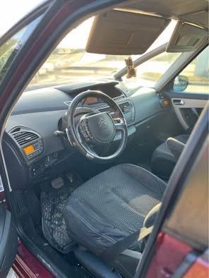 Citroen c4 picaso .2.0hdi automat 2008 vand dezmbebrez orice piesa di