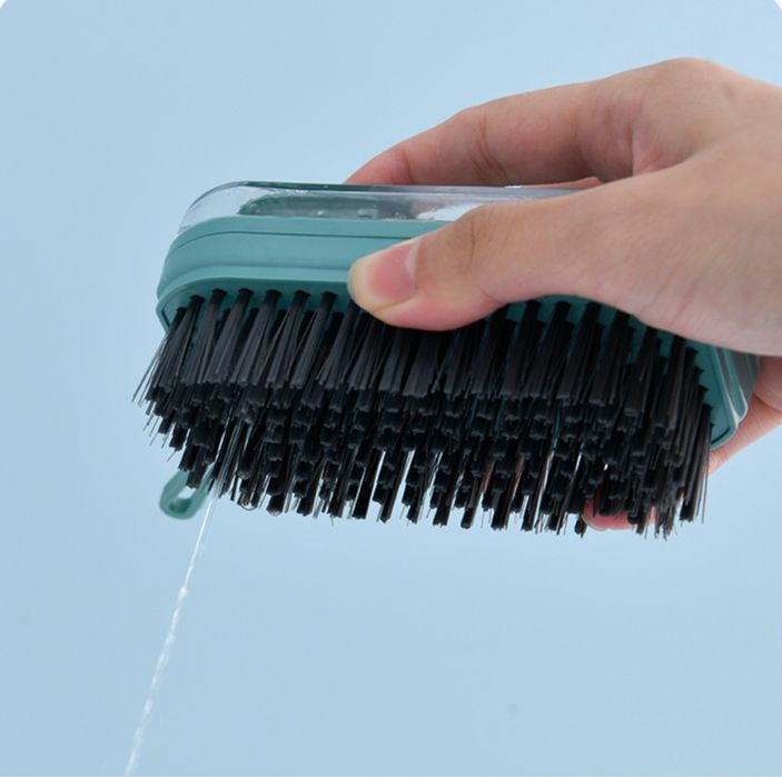 Щетка с дозатором