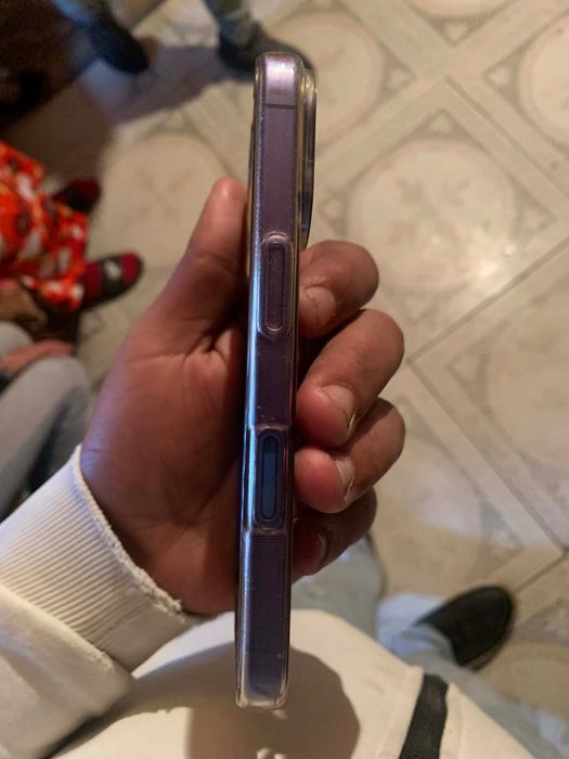 Vând iPhone 16 sau schimba