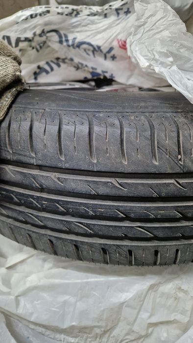 Продам комплект резины (шины на дисках)