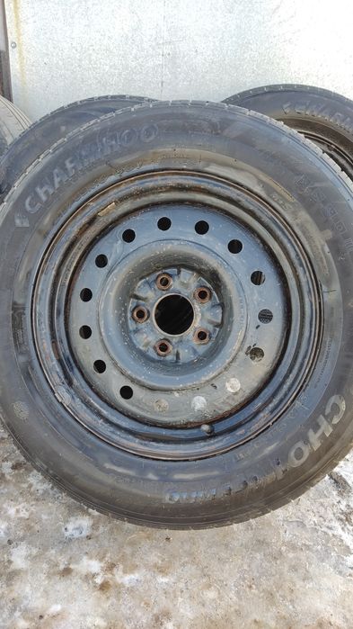 Продам колесо с диском 215/65R16 летний