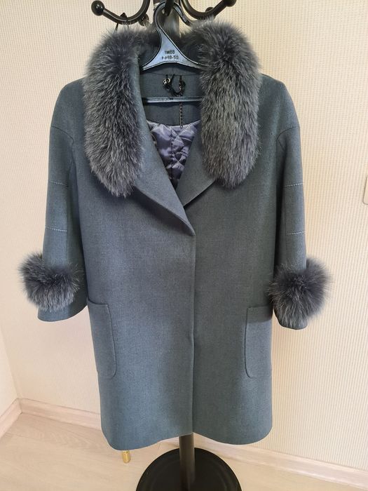 Продам демисезонное пальто