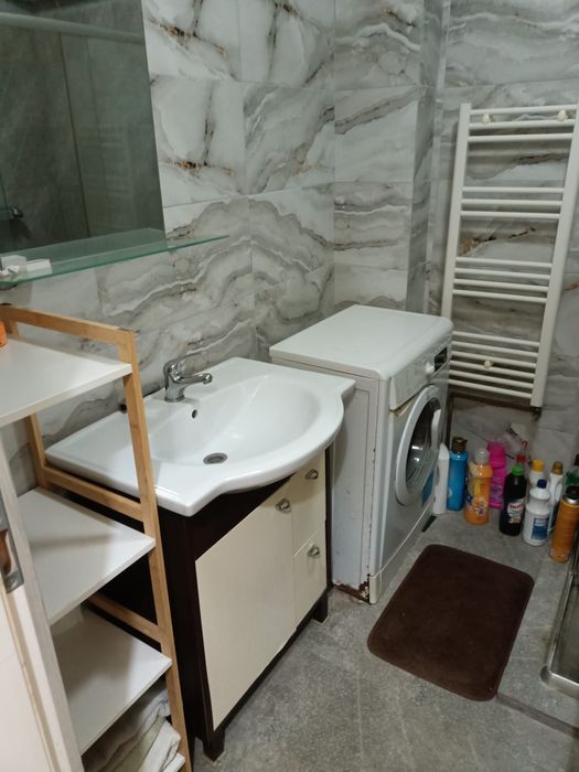 Închiriez garsonieră