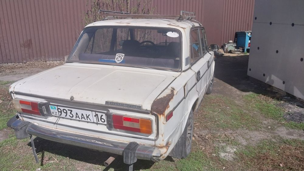 Мащина ваз 21063