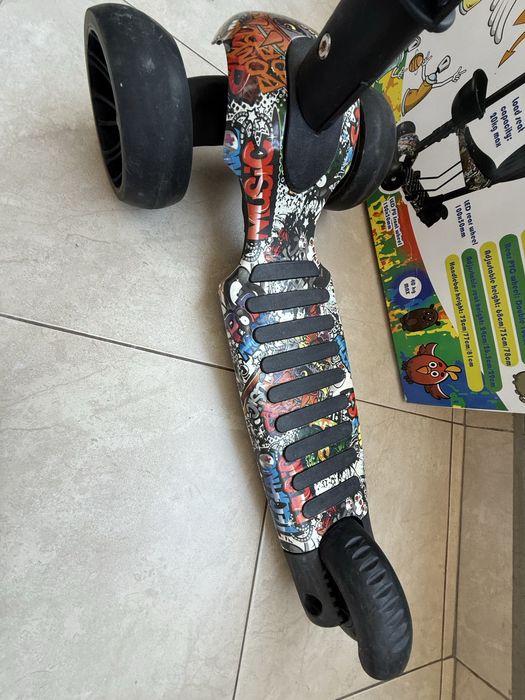 Детски скутер / тротинетка със седалка