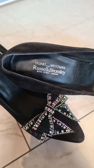 Pantofi eleganți nepurtati